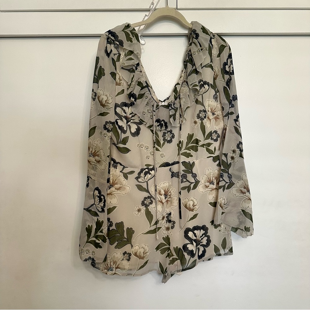BB Dakota floral long sleeve romper SZ 6